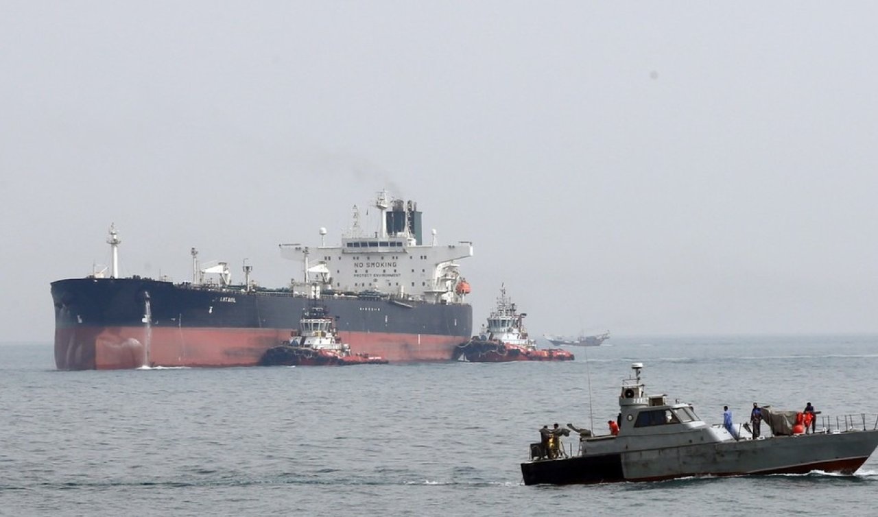 İran akaryakıt taşıyan 2 tankere operasyon düzenledi