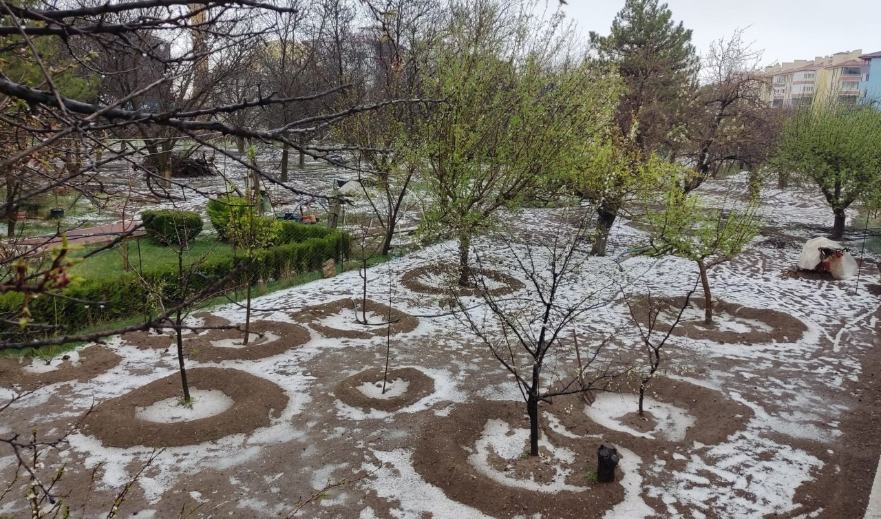 Konya’da şiddetli dolu yağışı! Trafik durma noktasına geldi