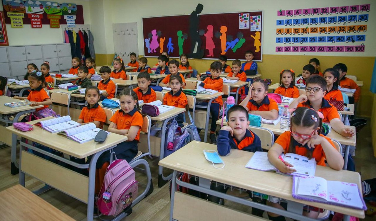 Yaklaşık 20 milyon öğrenci yarın yeniden dersbaşı yapacak