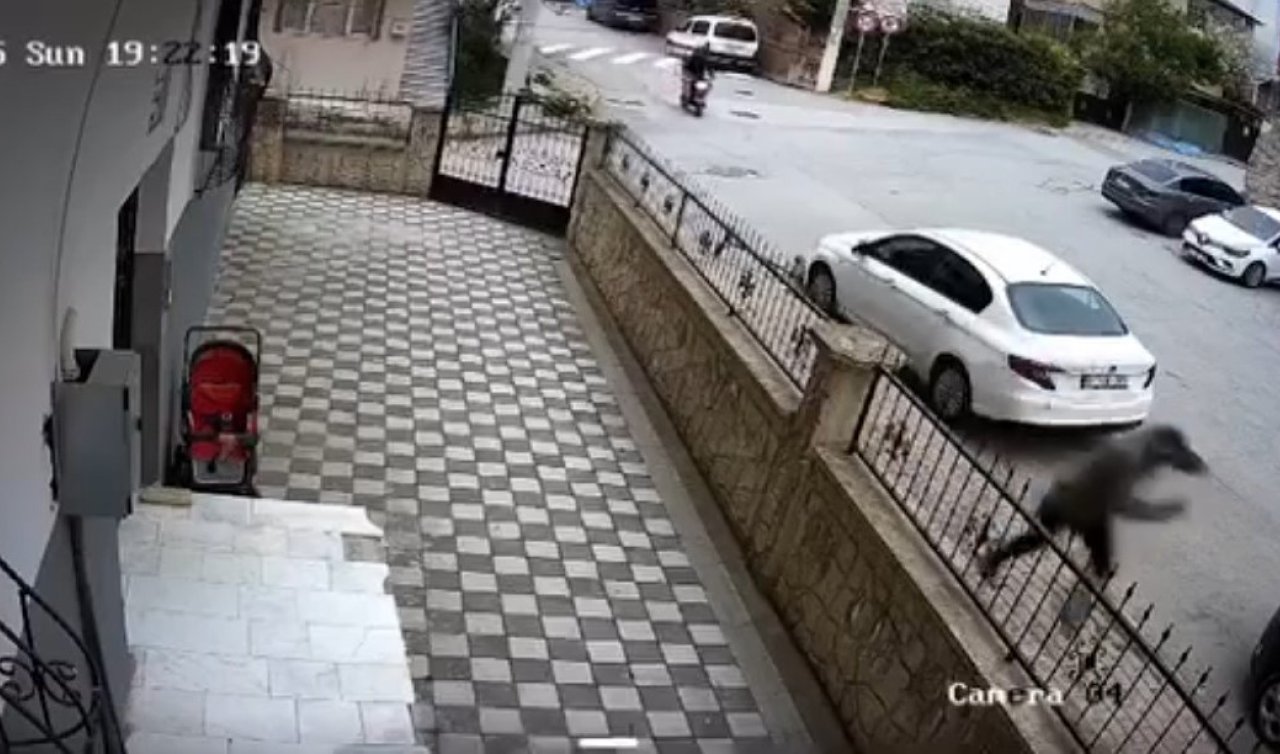 Otomobile çarptı kaçarken scooterını unuttu