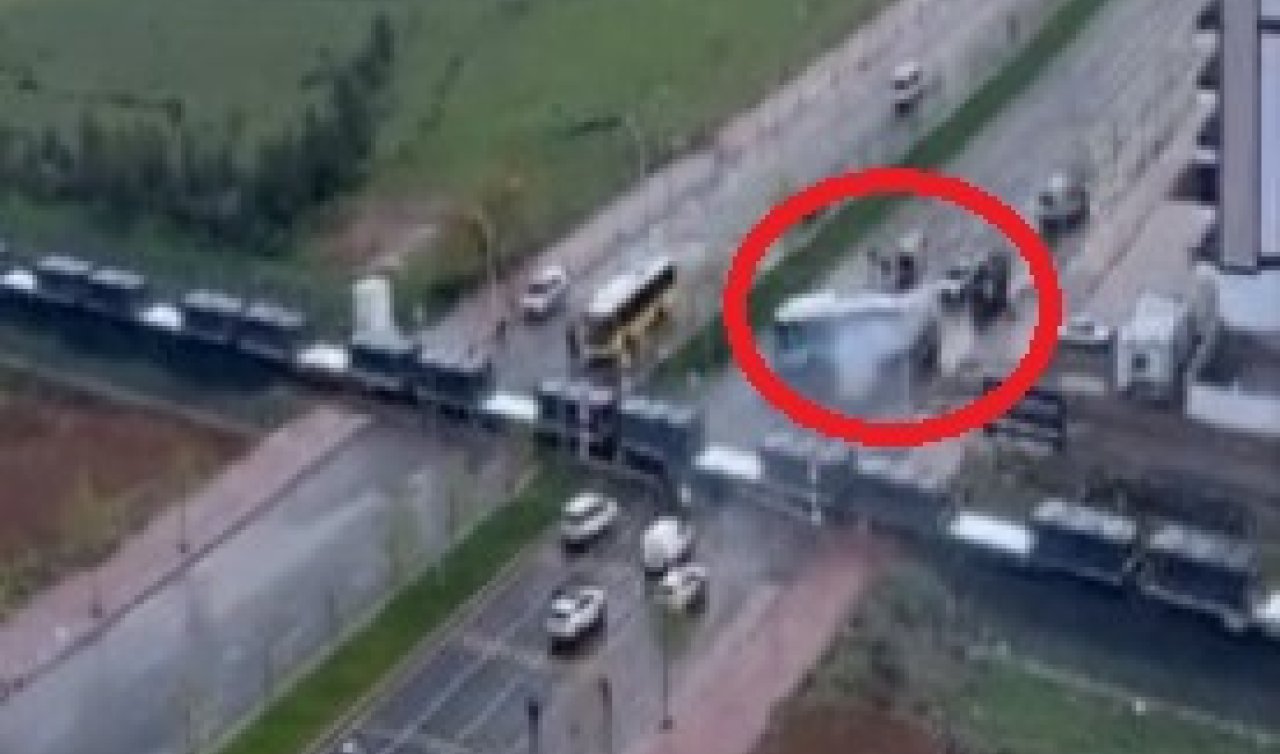 Yük treni hemzemin geçitte belediye otobüsüne çarptı