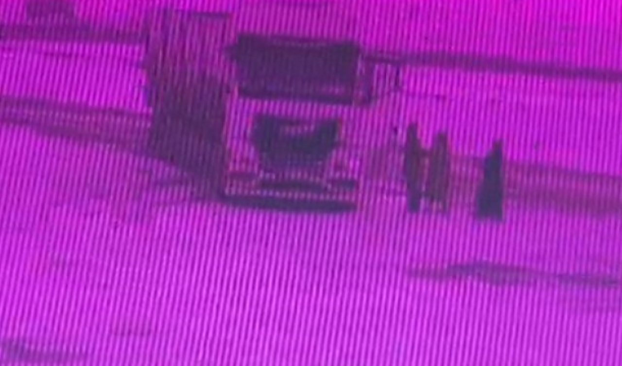 Hatalı sollama sonrasında tartıştığı tır şoförüne silah çekti