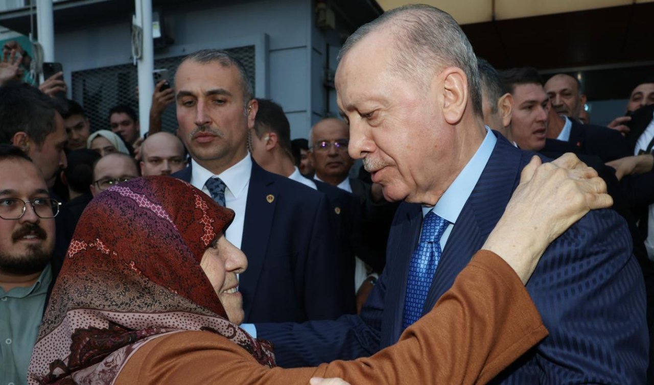 Cumhurbaşkanı Erdoğan Antalya AK Parti Başkanlığı’nı ziyaret etti