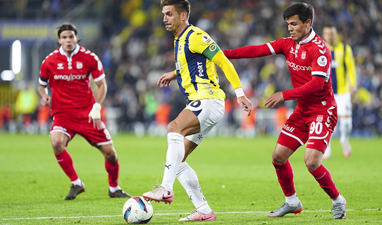 Sivasspor - Fenerbahçe maçı saat kaçta, hangi kanalda? Sivasspor - Fenerbahçe maçı hakemi kim, nerede oynanacak? İşte muhtemel 11’ler