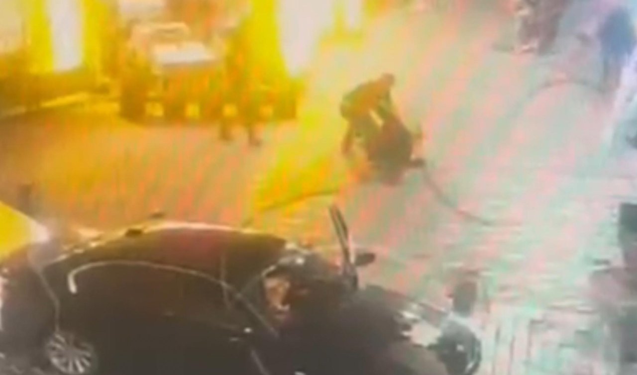 Derbi için Taksim’e gelen taraftar hızlı araç süren sürücüyü bıçakladı