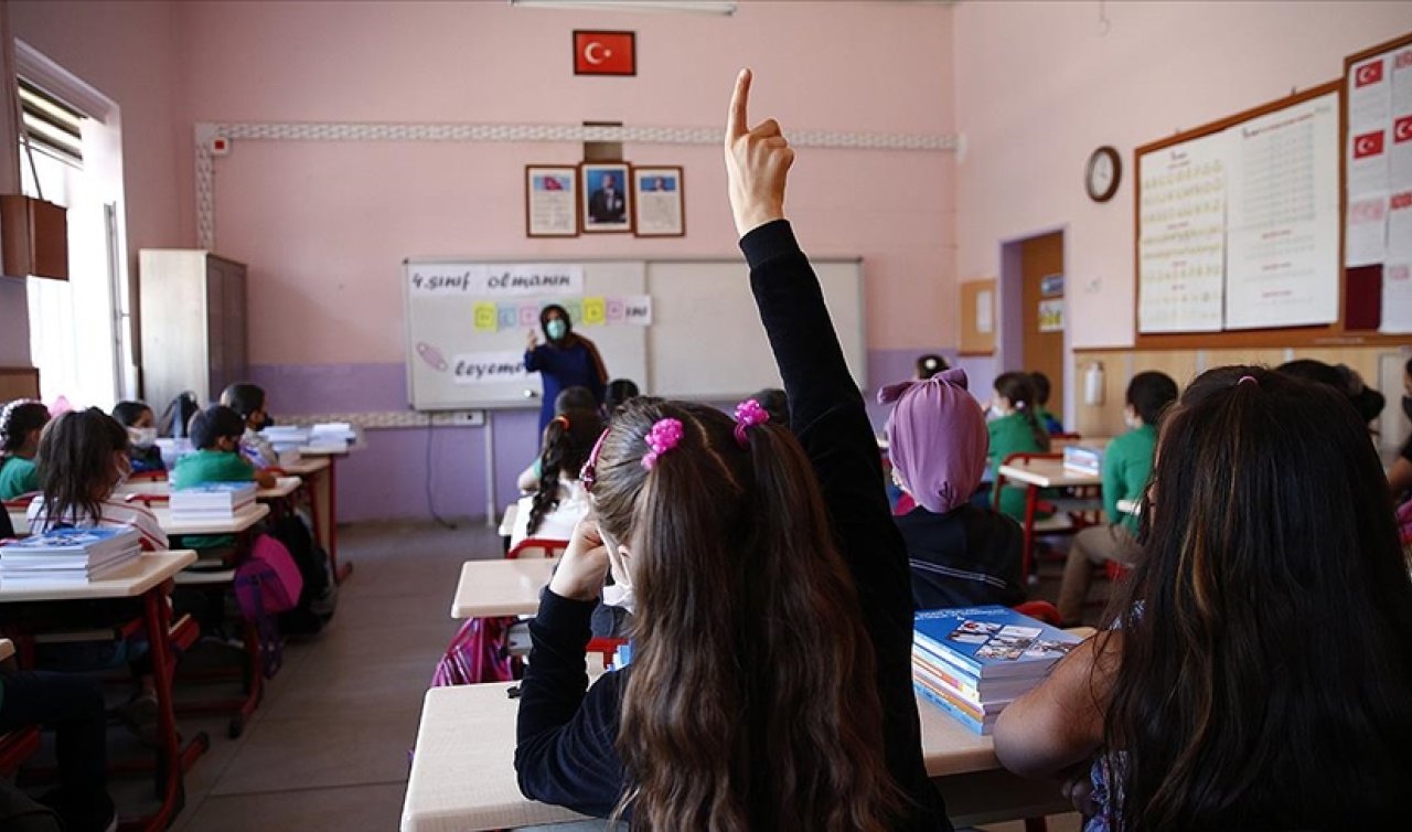 2025 Okullar ne zaman kapanacak? Karneler ne zaman dağıtılacak? Okullar erken kapanacak mı?