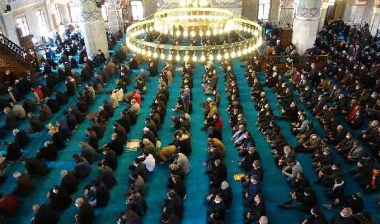 Bugün cuma namazı kaçta kılınacak? 18 Nisan 2025 İstanbul, Ankara ve İzmir Cuma namazı vakti: Cuma namazı kaçta başlayacak? Cuma kaçta okunacak ve ne zaman bitecek? 