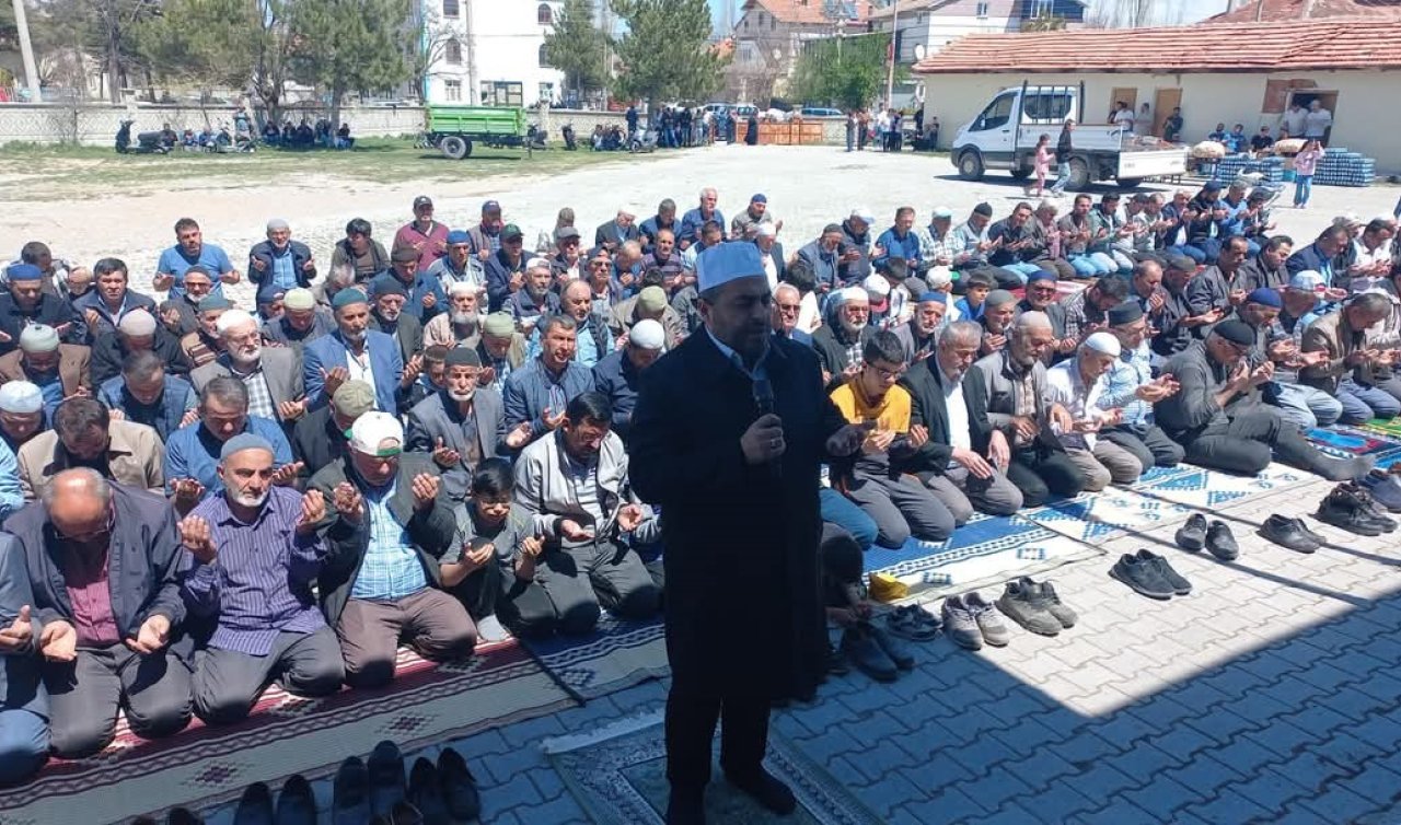 Beyşehir’in iki mahallesinde yağmur ve şükür duası