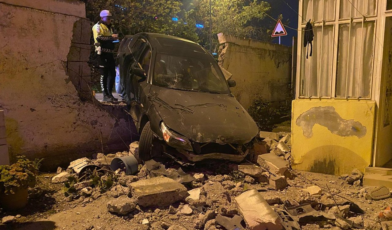 Otomobil evin bahçesine düştü sürücü kaçtı