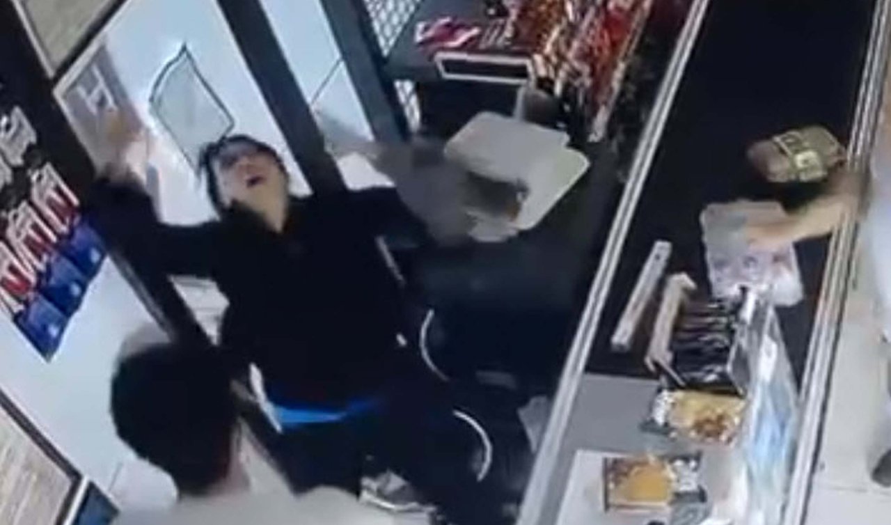 Çalıştığı zincir markette mesai arkadaşı tarafından darbedildi