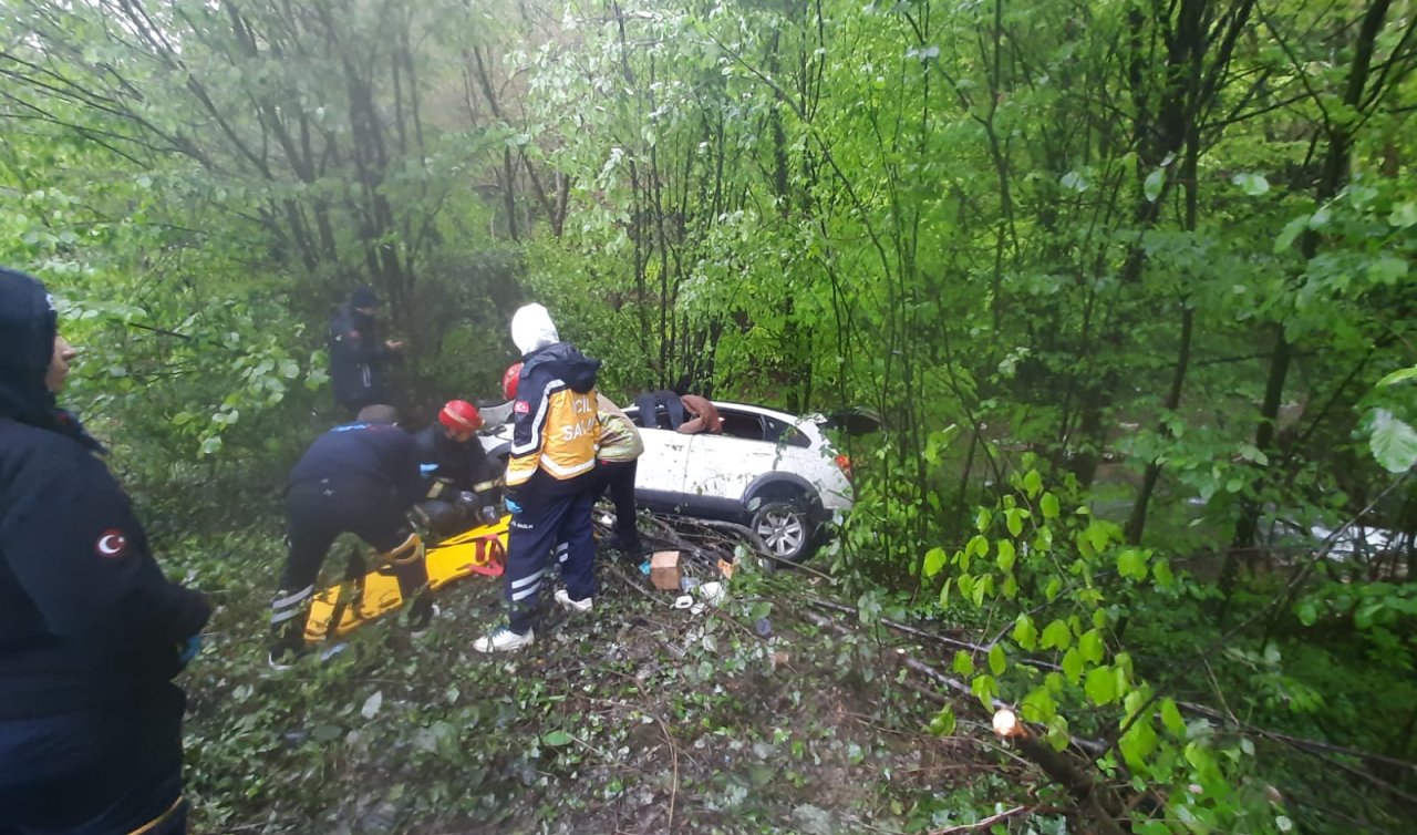 Ormana uçan cipin sürücüsü öldü! 2’si çocuk 3 kişi yaralandı