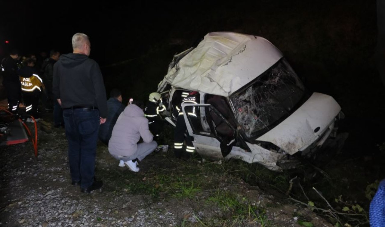 Minibüs şarampole devrildi; 1 ölü