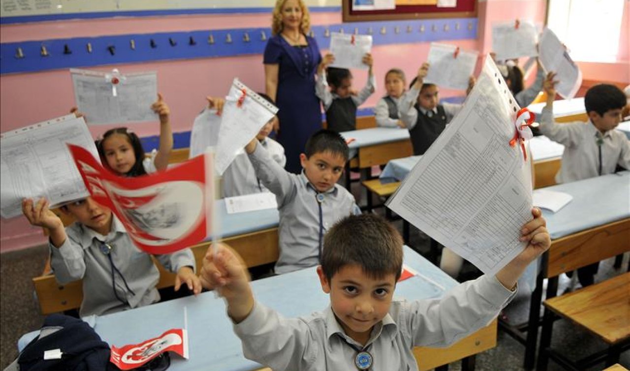 2025 Karneler ne zaman verilecek, haziranın kaçında? Yaz tatili öne mi çekildi? Yaz tatili ne zaman?
