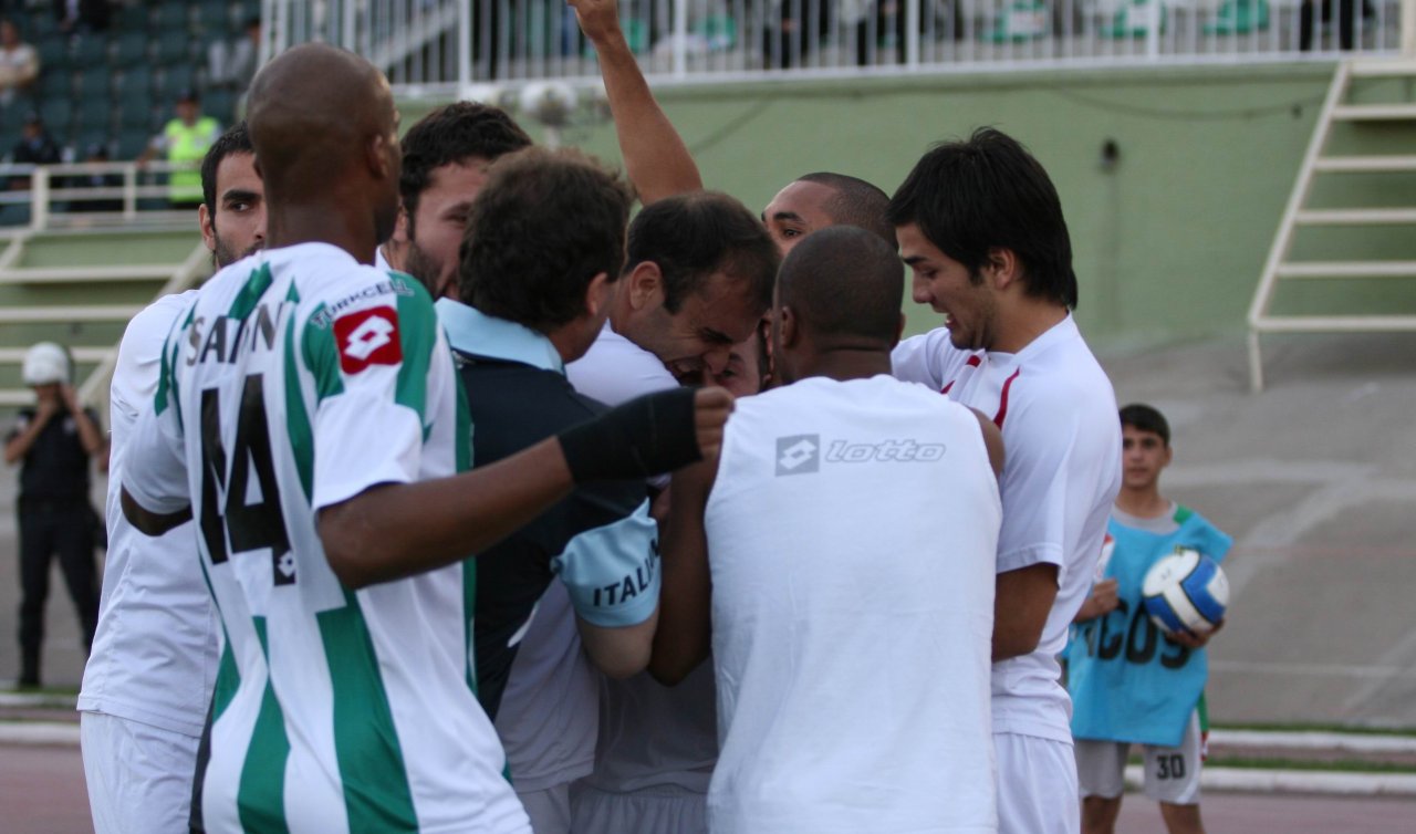 Tarih tekerrürden ibaret! Sanki sene 2007-28