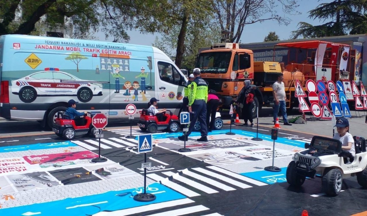 Konya’da jandarma ekiplerinden trafik eğitimi