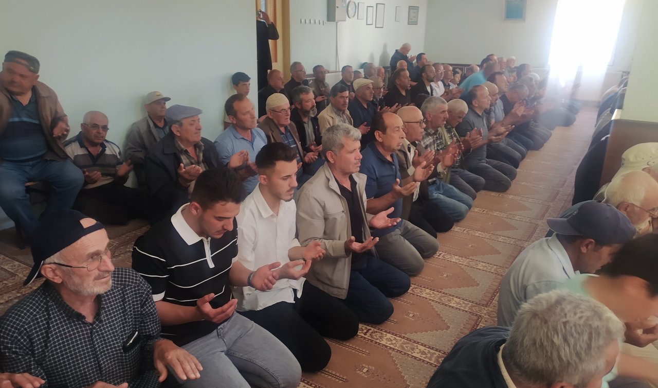 Beyşehir’de çiftçiler yağmur duasına çıktı