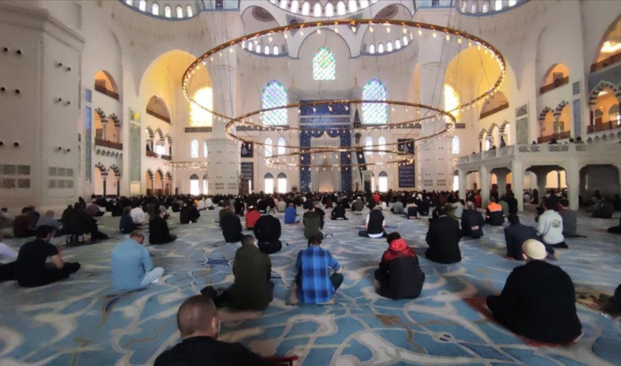 Cuma namazı nasıl kılınır? Cuma namazı kaç rekat? Adım adım cuma namazı kılınışı