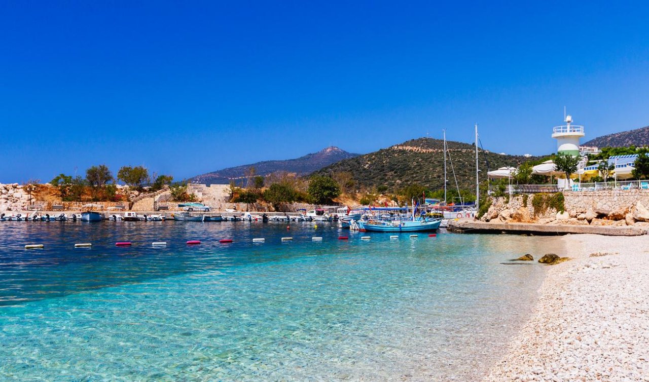 Mavinin En Güzel Tonunda Tatil: Kalkan’da Kiralık Villa Konforu