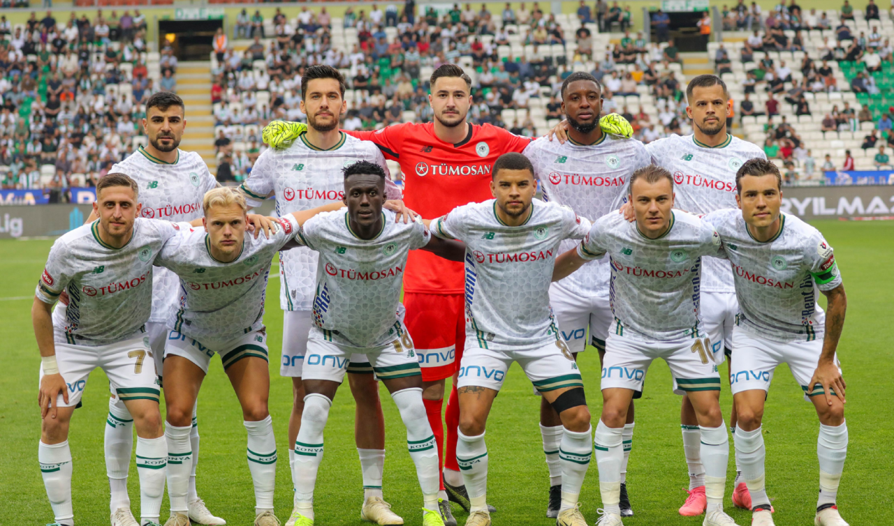 Tümosan Konyaspor topbaşı yapıyor
