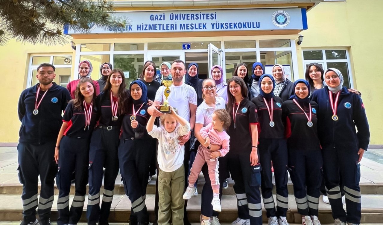 NEÜ İlk ve Acil Yardım Programı Öğrencilerinden Travma Rallisi’nde önemli başarı