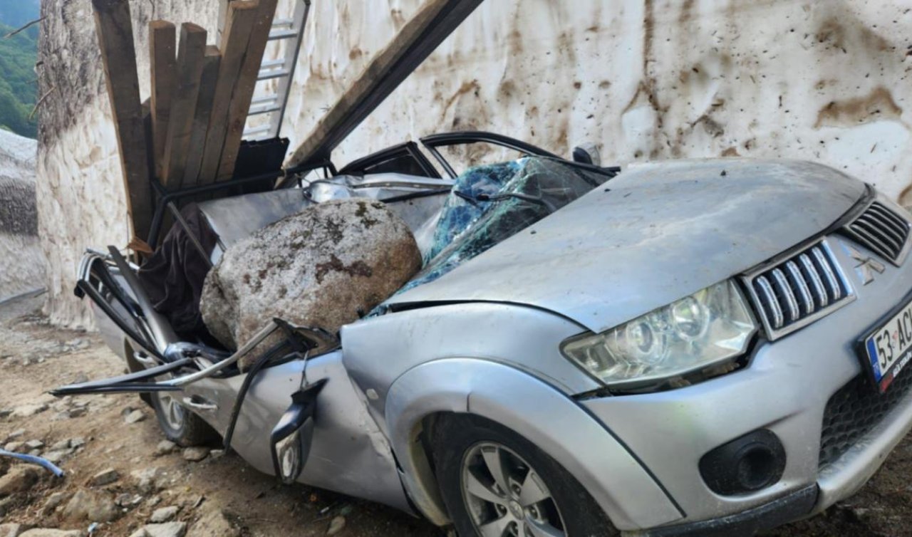 Kamyonetin üzerine kaya parçası düştü: 1 ölü, 2 yaralı