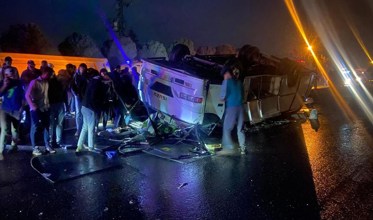 İşçileri taşıyan midibüs devrildi: 25 yaralı