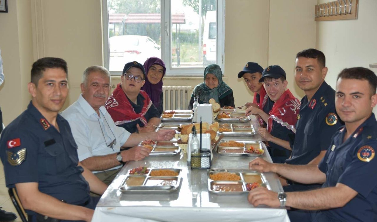 Seydişehir’de özel öğrencilere temsili askerlik eğitimi