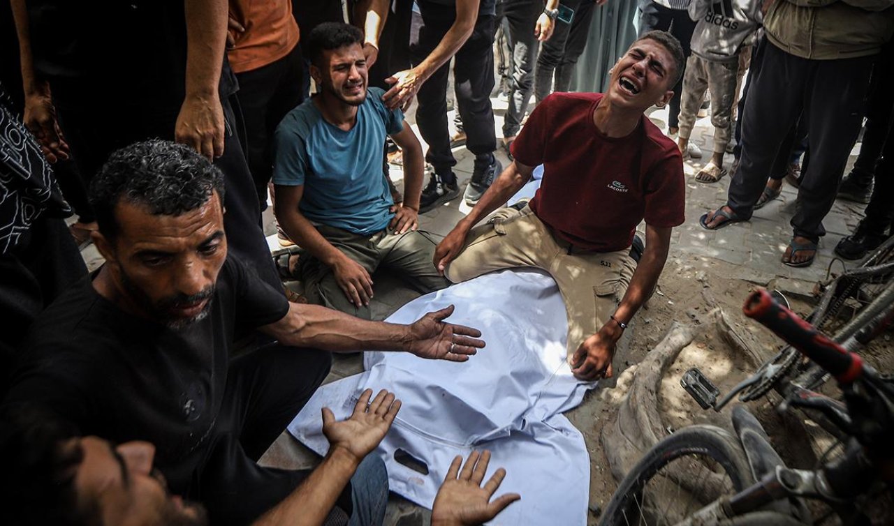 Katil İsrail’in bayramın ikinci gününde Gazze’ye düzenlediği saldırılarda 33 Filistinli öldü