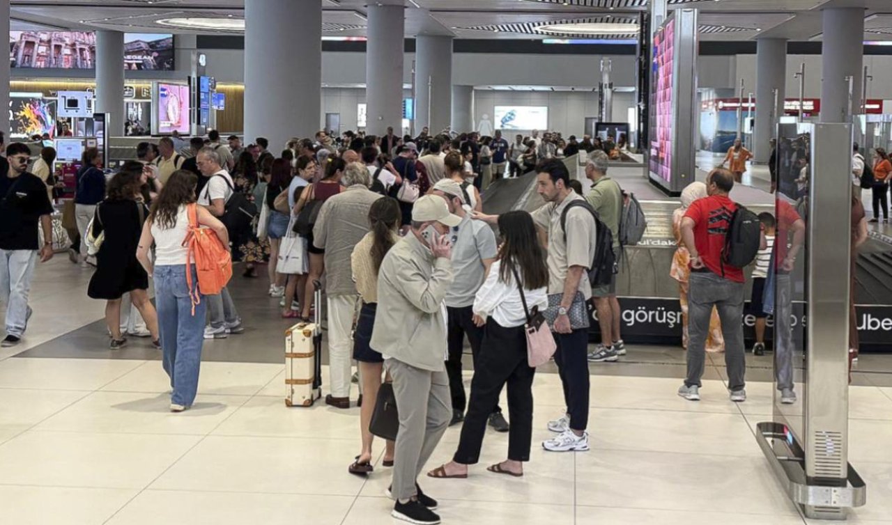 Havalimanlarında bayram tatili dönüş yoğunluğu