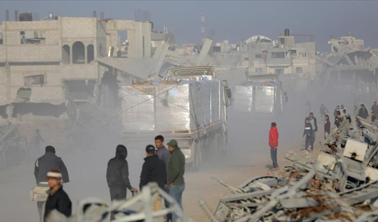 Katil İsrail’in Gazze’de yardım almaya çalışanlara saldırılarında 300 Filistinli öldü