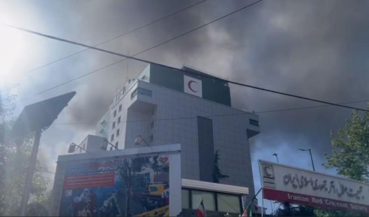 İsrail Tahran’da Kızılay binasının yakınlarına saldırı düzenledi