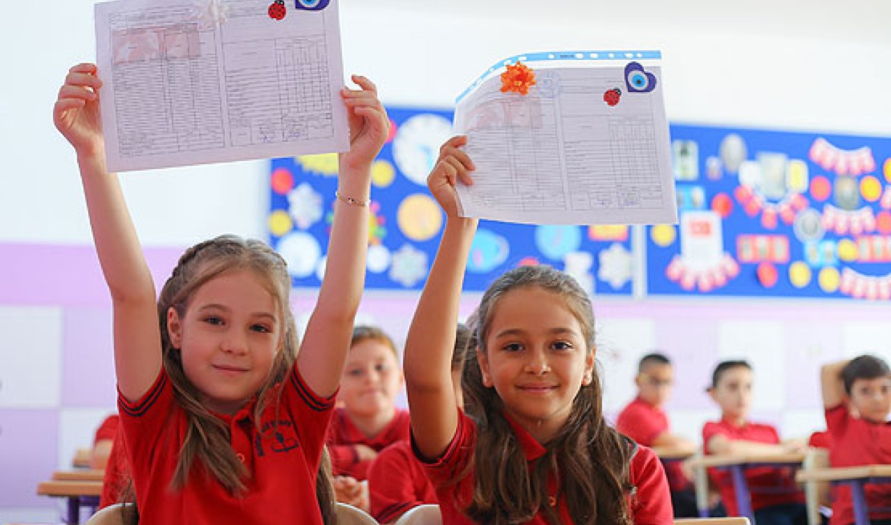 Antalya’da Karneler Ne Zaman, Kaçta Alınacak? Antalya’da Karneler Saat Kaçta Verilecek? Antalya’da İlkokul, Ortaokul ve Lisede Karneler Saat Kaçta Verilecek?