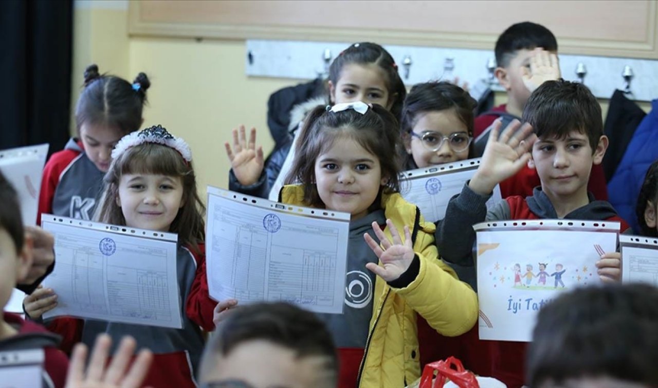 İstanbul’da Karneler Ne Zaman, Kaçta Alınacak? İstanbul’da Karneler Saat Kaçta Verilecek? İstanbul’da İlkokul, Ortaokul ve Lisede Karneler Saat Kaçta Verilecek?