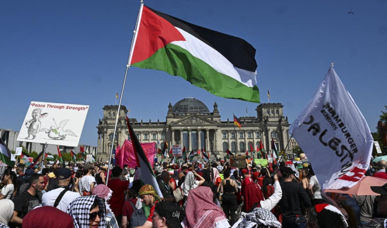 Berlin’de on binlerce kişi “Gazze için birlikte’’ yürüyüşüne katıldı