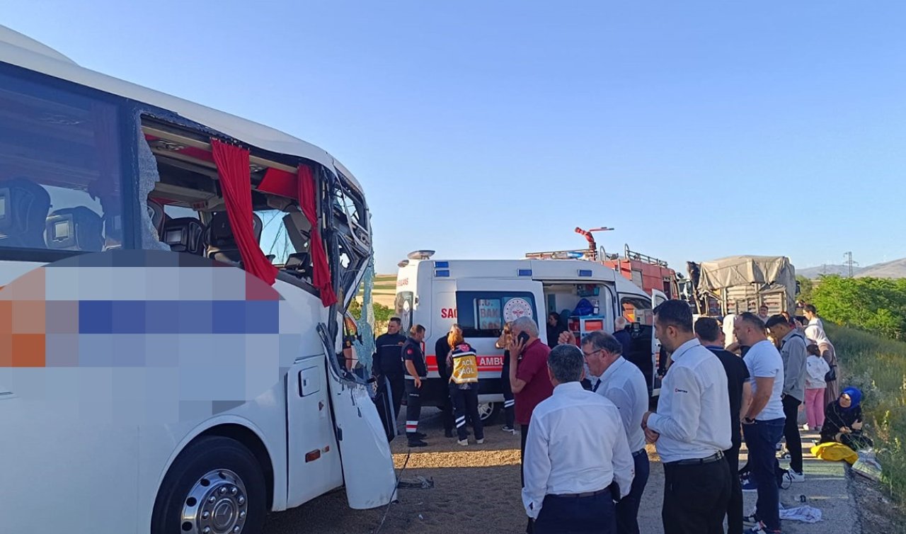 Yolcu otobüsü ve tırın da karıştığı zincirleme kazada 24 kişi yaralandı