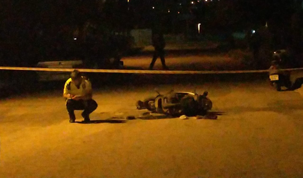 Otomobilin çarptığı motosikletteki baba öldü, oğlu ağır yaralandı