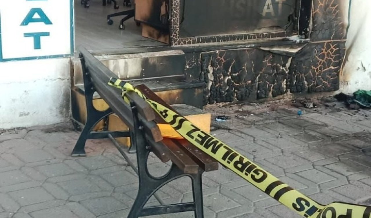 Belediyenin tahsilat ofisini benzin dökerek yaktılar! 