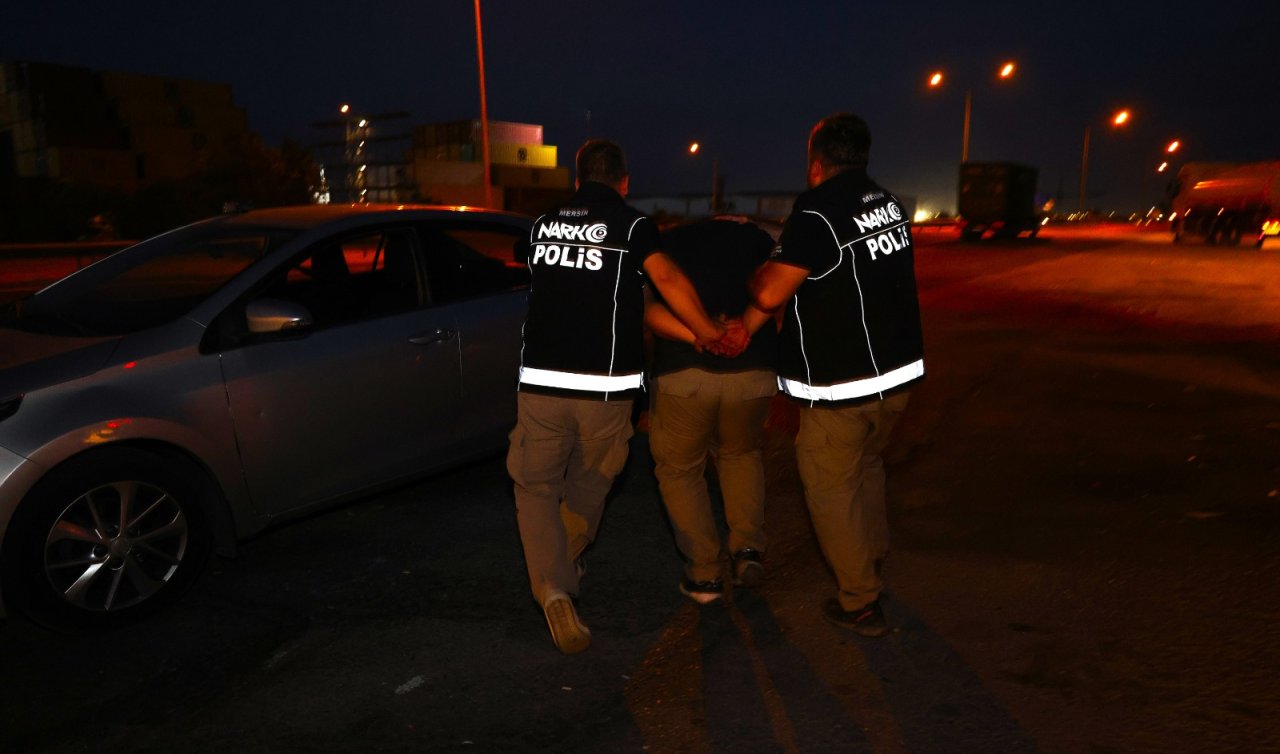Durdurulan kamyonetten 332 bin uyuşturucu hap çıktı