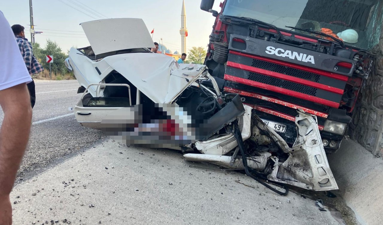  Tır ile otomobilin karıştığı kazada 1 kişi hayatını kaybetti