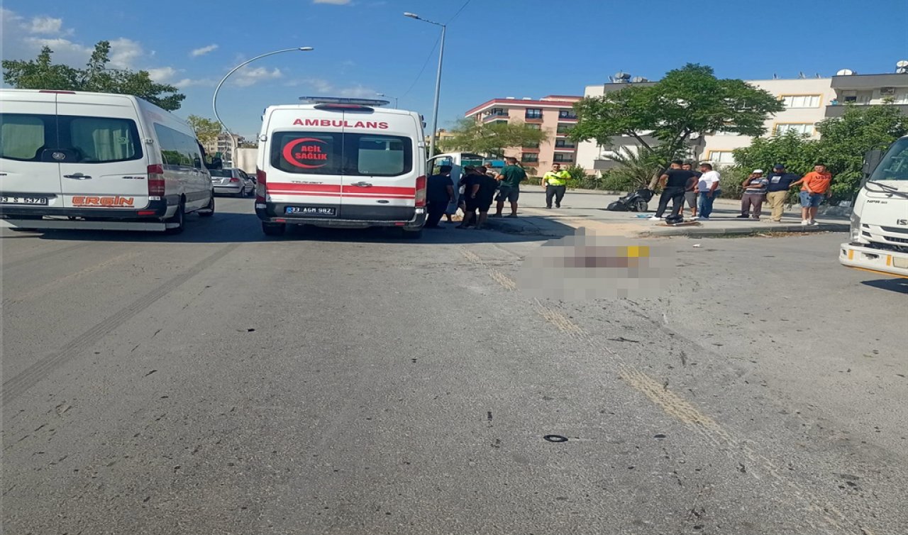 Otomobilin çarptığı motosikletli hayatını kaybetti