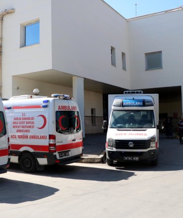 Tavuk tesisinde 11 işçi gazdan etkilendi