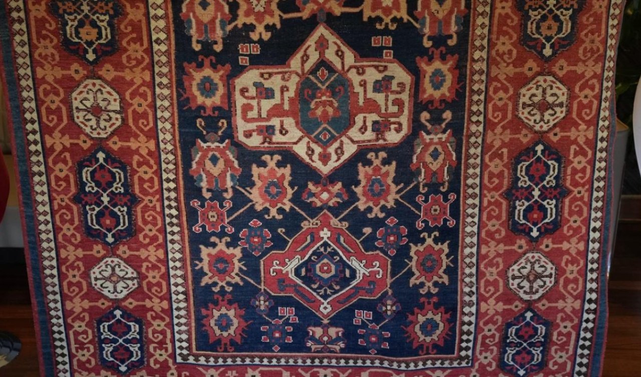 5 asırlık Uşak halısı yuvaya döndü