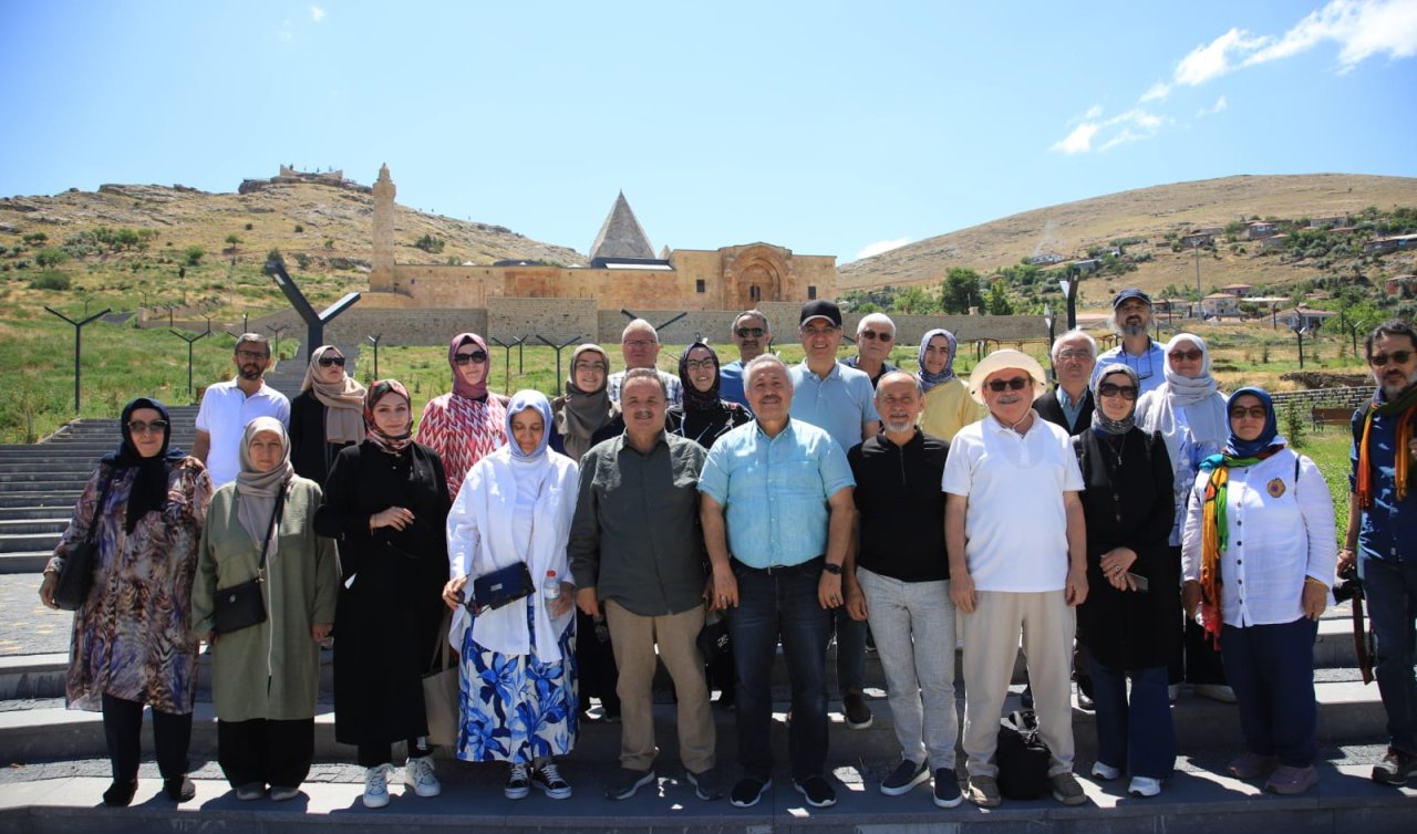 TYB Konya Şubesi yazarları ve sanatçılarıyla Sivas-Divriği yolculuğu