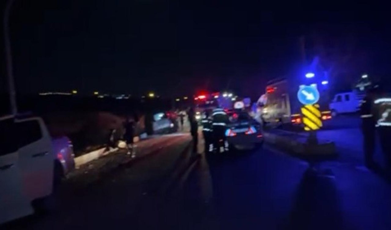 Kamyonet ile hafif ticari araç çarpıştı: 7 yaralı