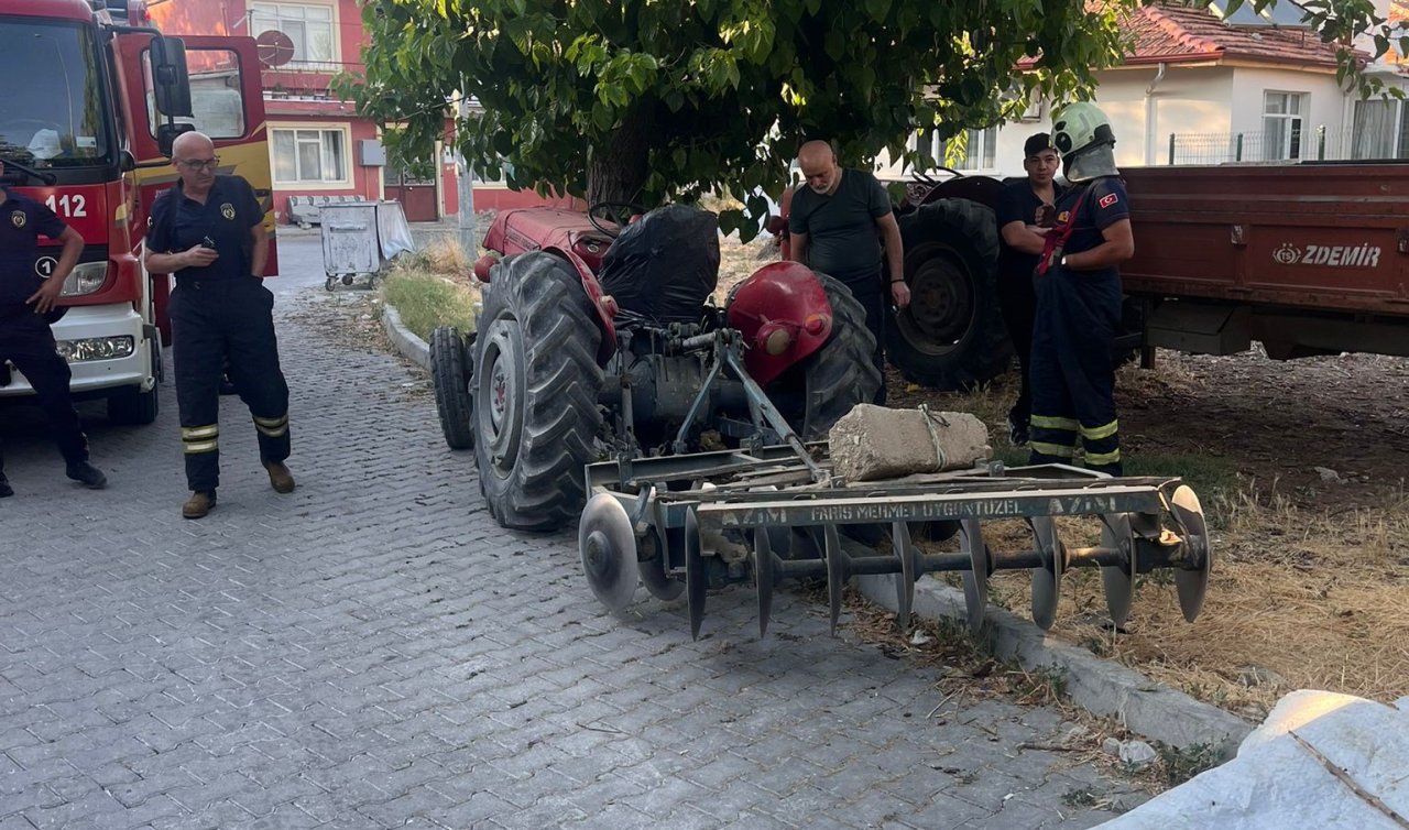 Traktör ağaca çarptı: Sürücü hayatını kaybetti