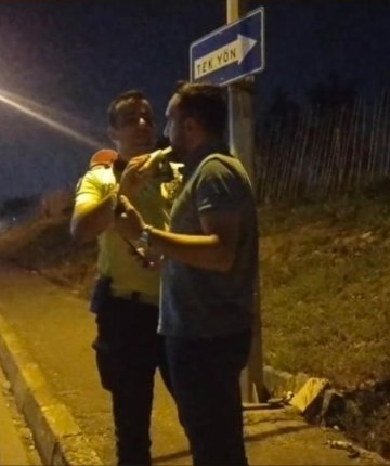 Alkolmetreye üflememek için direnen sürücüye ceza yağdı
