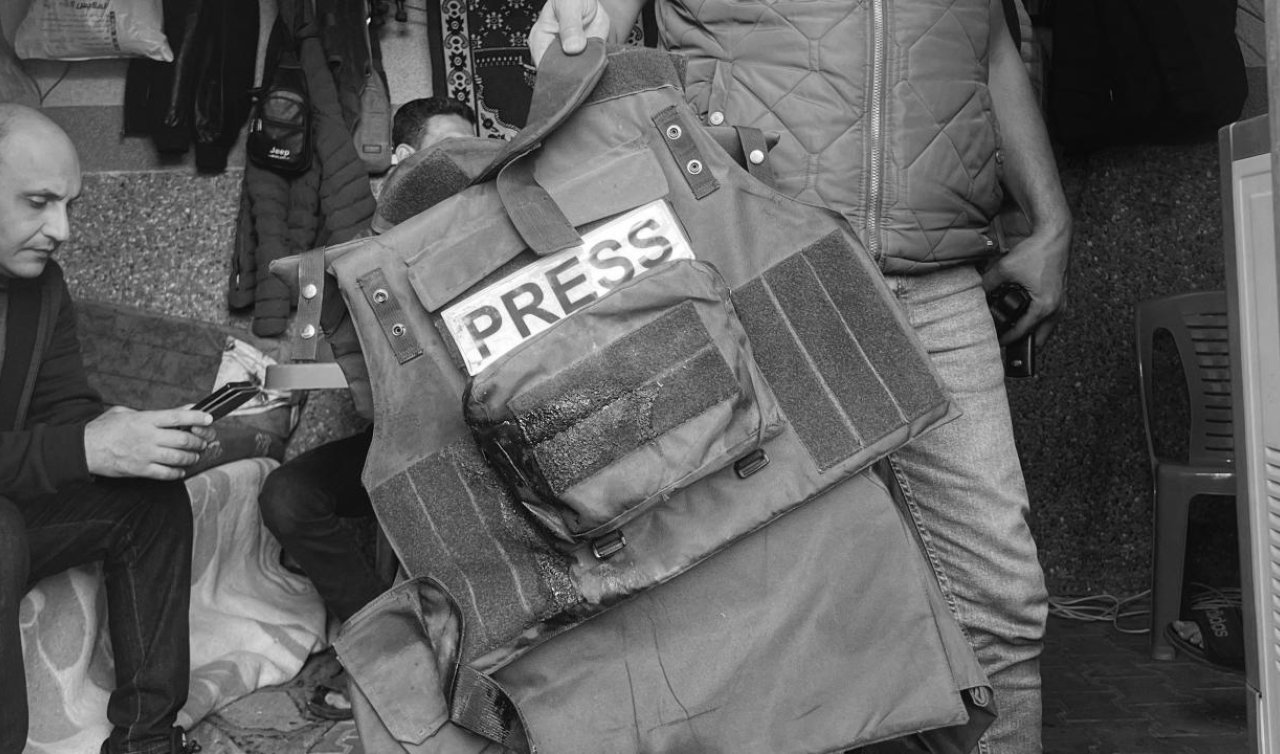 Katil İsrail ordusu Gazze’de bir gazeteciyi daha öldürdü