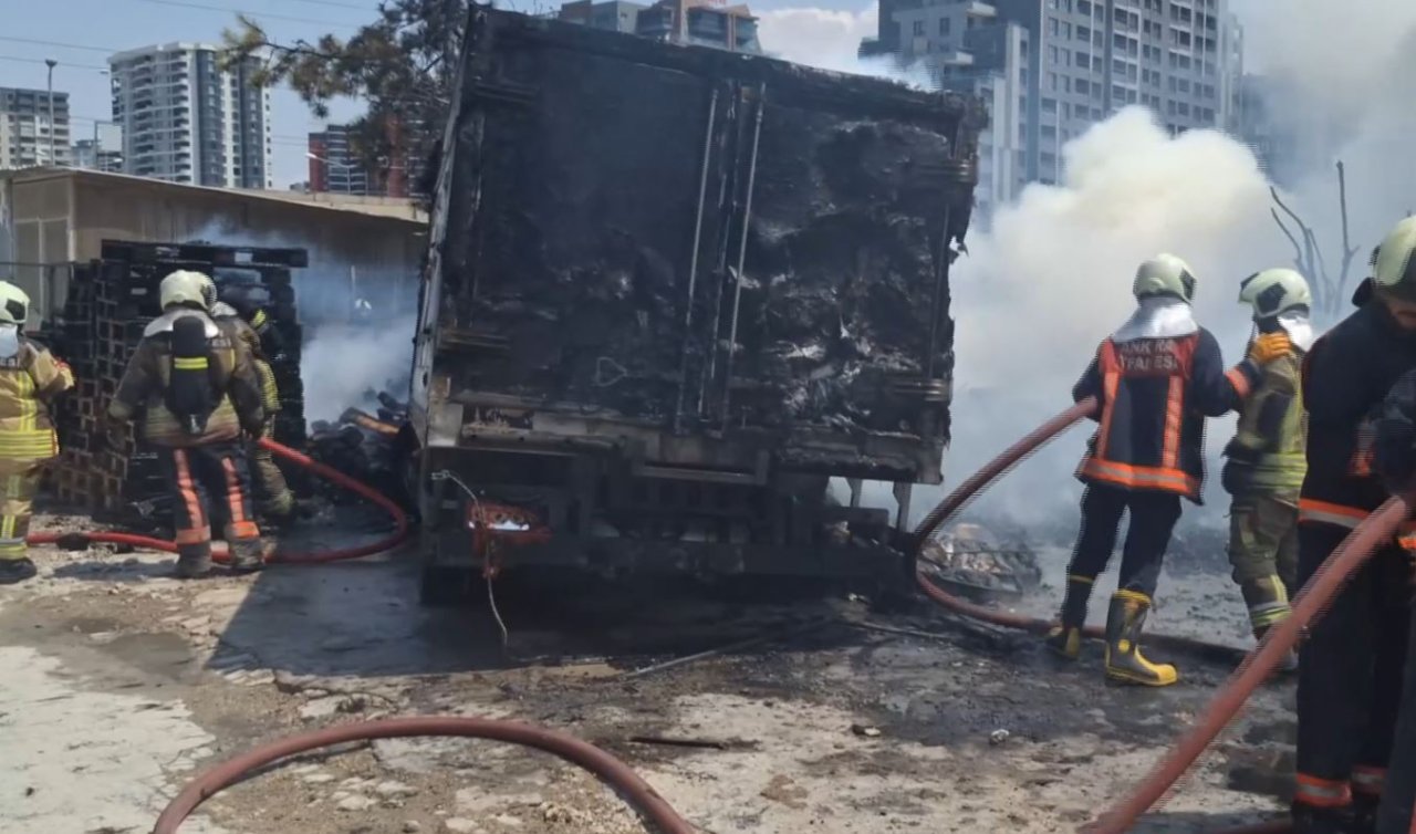 Ankara’da fabrika deposunda yangın