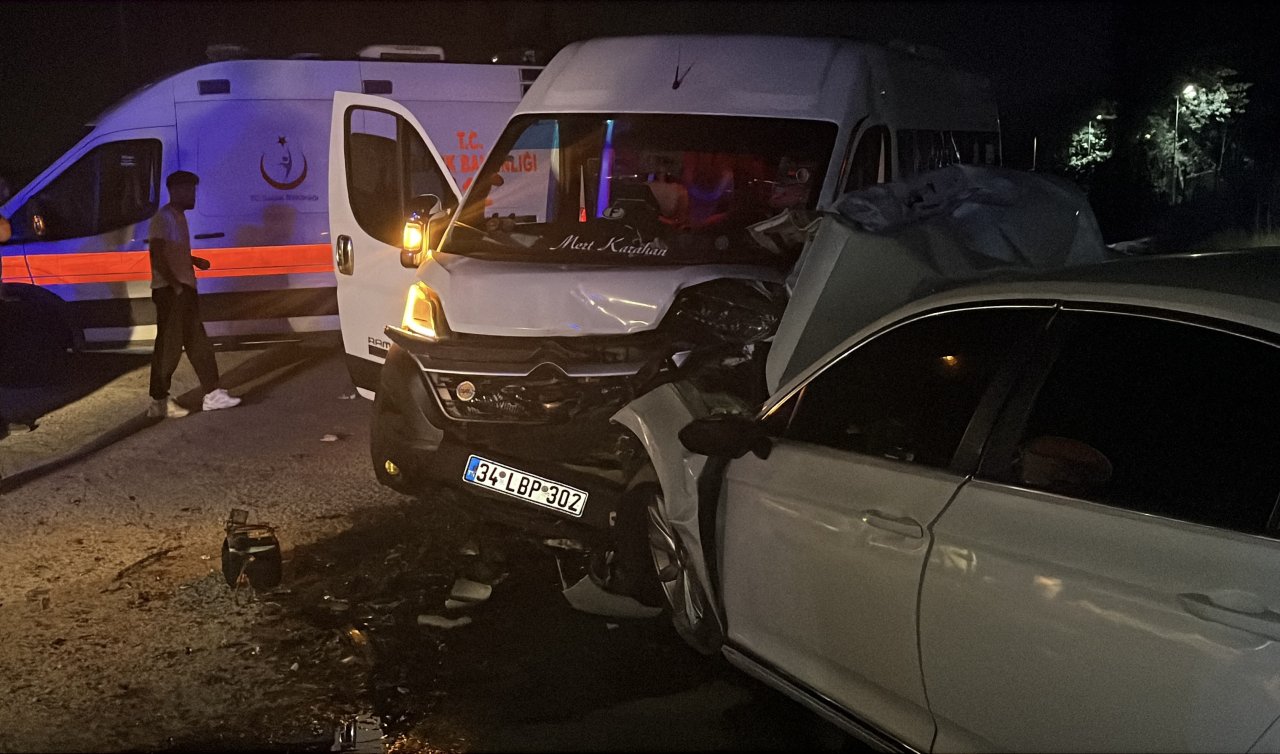 Servis minibüsü ile otomobil çarpıştı; 10 yaralı