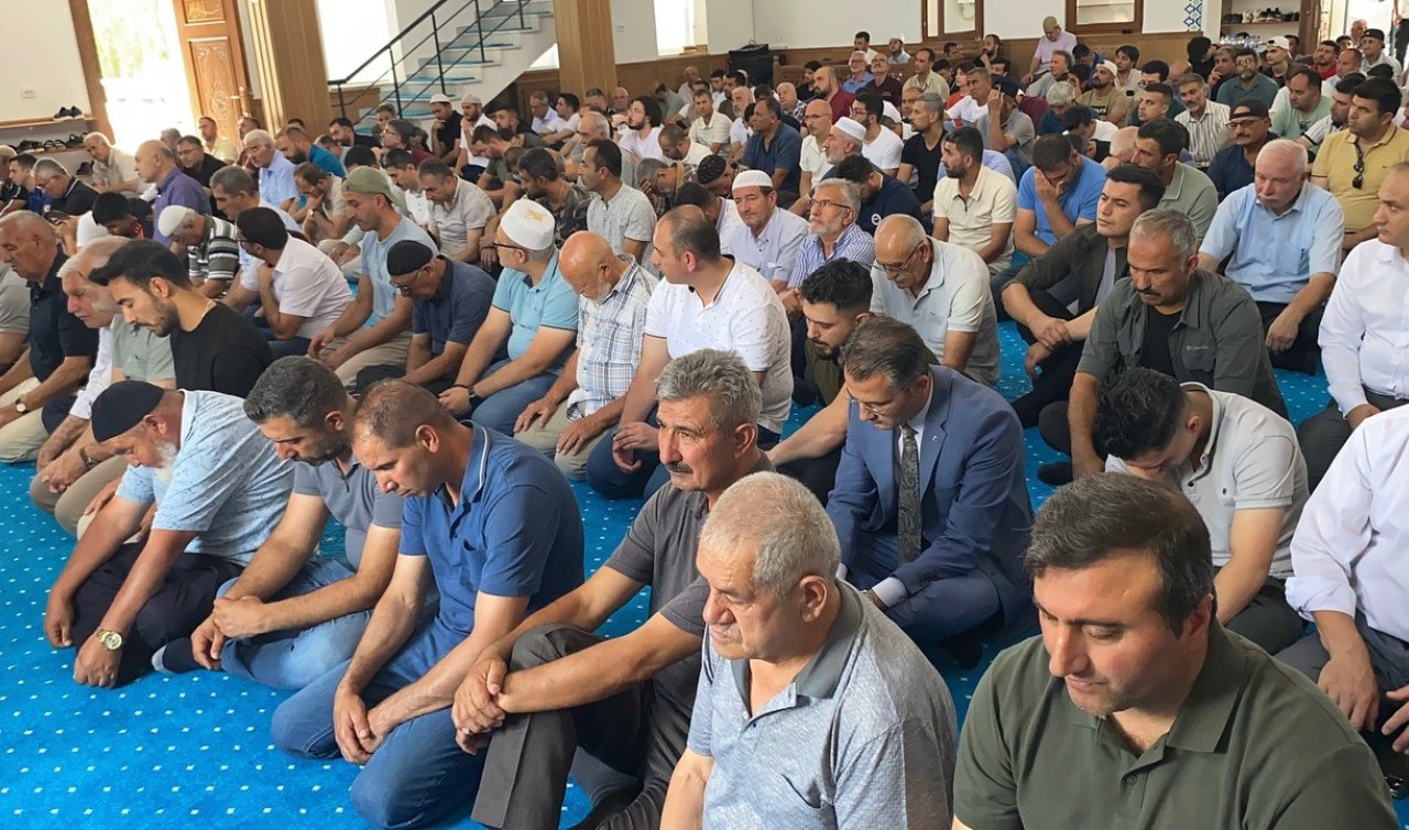 Konyada’da yapımı tamamlanan camide ilk Cuma Namazı kılındı